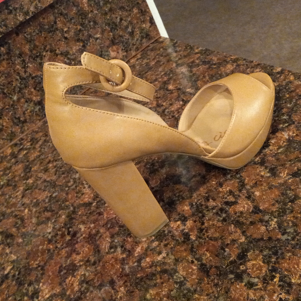 4 inches chunky heel peep toe